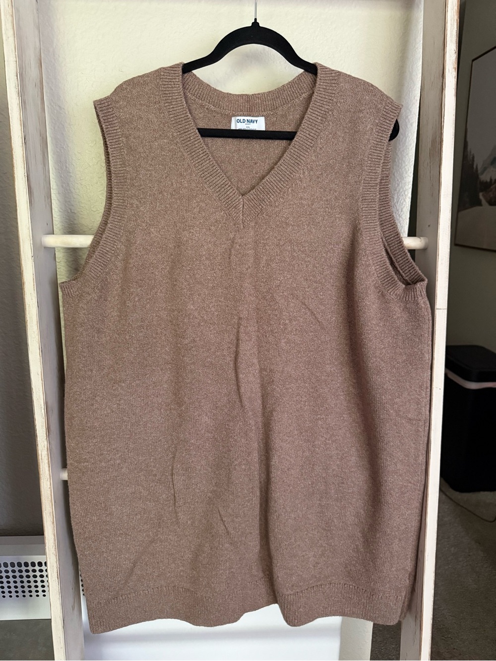 Old Navy Men’s Sleeveless V‑Neck Sweater Vest Dress in Taupe